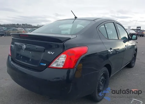 2013 Nissan Versa 1.6 Sv z USA, uszkodzony, nr VIN 3N1CN7AP9DL880940